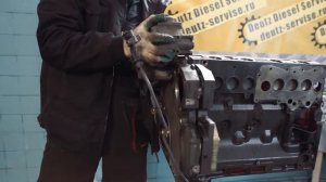 Установка задней крышки мотора DEUTZ TCD 2012 L04 2V М