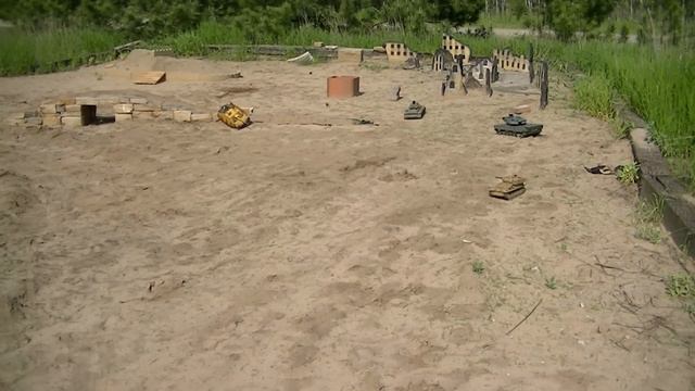 Small Local 1/16th IR Tank Battle (Tamiya, Clark, Heng Long) смотреть онлайн