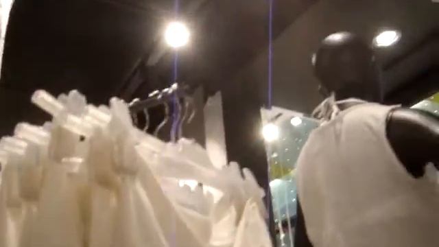 в торговом центре с Питерским смотрим ночнушки и платья смотреть онлайн