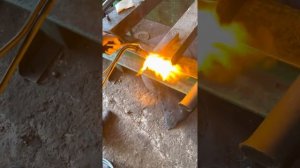 Напайка твердосплавных пластин на резец
