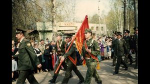 Шумит сосна над старым обелиском