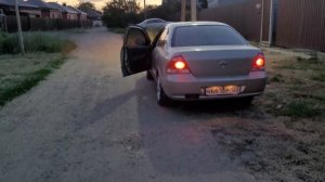 Усилитель AMP и динамики Урал. Играет только перед в штатных местах.