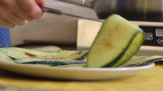 Литики из цукини с брынзой смотреть онлайн