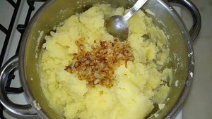 ВАРЕНИКИ С КАРТОШКОЙ...ТЕСТО НА КЕФИРЕ... Всеми Любимые, тающие во рту вареники с картошкой!