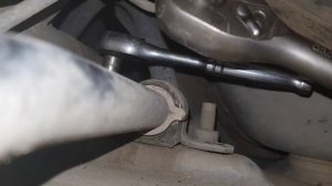 Замена втулок стабилизатора на Mazda Premacy рестайлинг 2009, минивэн, 2 поколение, CR