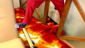 Играем с подругой в Пол это Лава - Floor is lava Chellenge