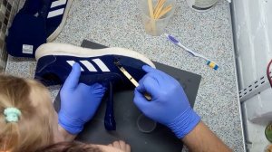 Ремонт кроссовок литьевым силиконом