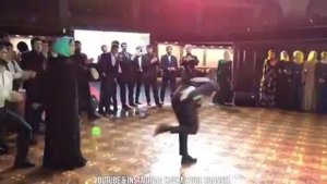 Чеченец танцует 2018.