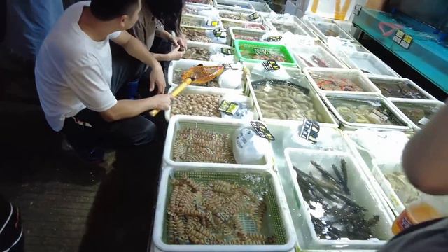 【广州漫步粤菜美食探店】黄沙水产市场！食海鲜！濑尿虾48元！炒花蟹53元！罗氏虾！炒牛河！三人消费350元！超级好食！沙面！旅游攻略！性价比如何？Canton Food Tour｜GuangZhou