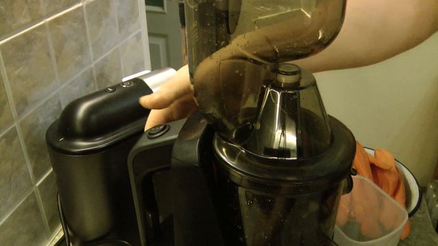 Сравнение соковыжималок Philips HR1947/30 (200 Вт) и Xiaomi MIUI B03B-AC (250 Вт) смотреть онлайн