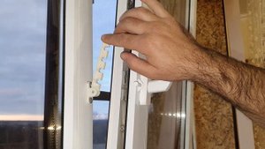 почему потеют окна и дверь зимой, и как от этого избавиться