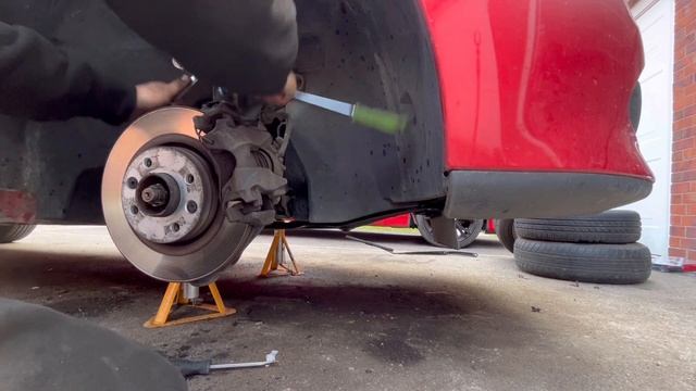 Renault Clio Mk4 Coil Spring Replacement смотреть онлайн