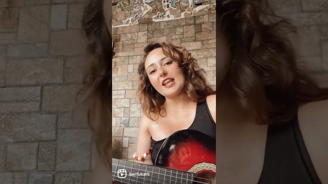 Nil Karaibrahimgil - Kanatlarım Var Ruhumda 🕊   #singingcover #singing #playing #guitar