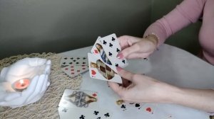 Ближайшее будущее Крестового Короля? Расклад на игральных картах