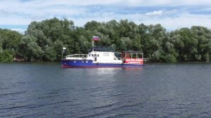Катер Варяг Тип: Костромич Проект: Т-63М идет вверх по Москва-реке