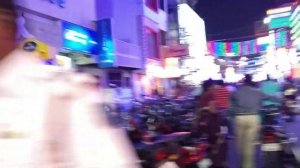 Мир индийского потребления. Вечерняя улица Пондичерри становится похожа на Таиланд.