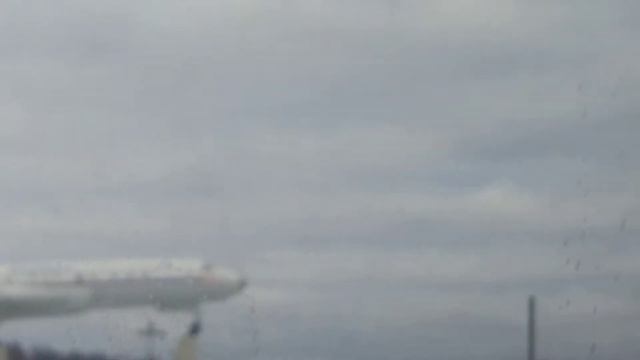 Самолёт завис в воздухе смотреть онлайн