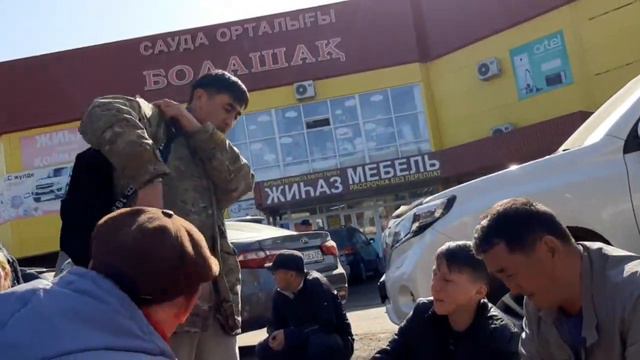 Талдыкорган рынок птиц и голубей. Воскресный базар.