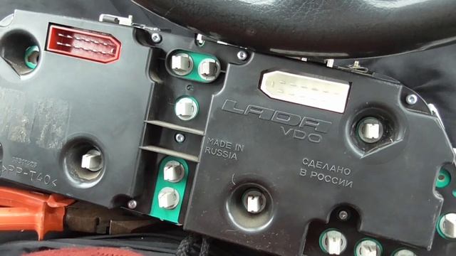 Замена ламп приборной панели Нивы Шевроле на диодные. смотреть онлайн