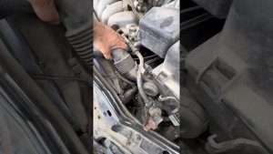 VOLVO S60 . ЗАМЕНА ВОЗДУШНОГО ФИЛЬТРА .