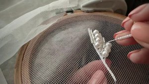 Зимнее перышко. Люневильская вышивка бисером, пайетками, бусинами, стеклярусом.