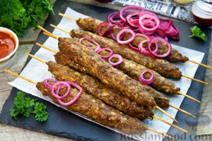 Мясной дуэт на обед.
Люля-кебаб из говядины и курицы