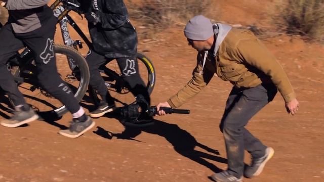 Canon EOS R5 C: A True Hybrid Camera смотреть онлайн