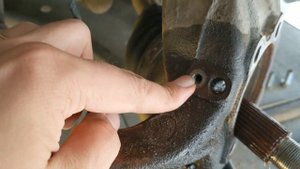 №8 Nissan Leaf AZE0 Замена ступицы , - устраняем гул