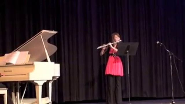 Bridget Barr, Flute Solo "Standchen" смотреть онлайн