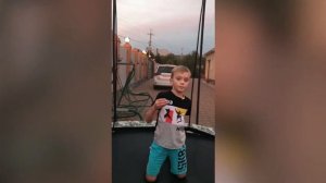 Как сделать сальто назад на батуте