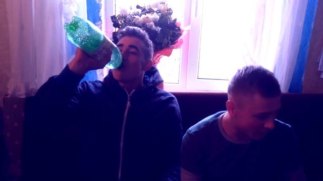 {CHALLENGE}КТО БЫСТРЕЕ ВЫПЬЕТ|АЛКАШИ НА СТУДИИ| смотреть онлайн