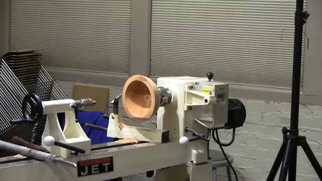 Part 1 - Gene Colley - Carved and Painted Fruit Bowls смотреть онлайн