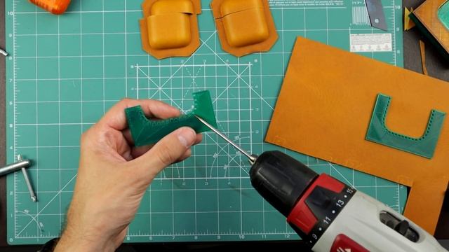 Часть #2. Чехол для AirPods. Отрезание крышки и отверстия под прошивку. смотреть онлайн