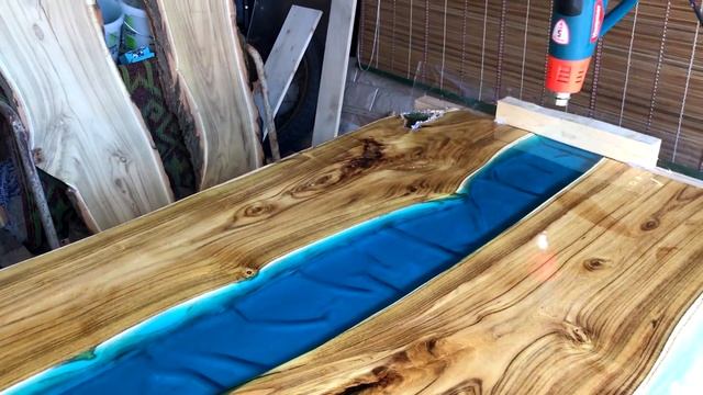 СТОЛ ИЗ БРЕВНА ЗА ТРИ МИНУТЫ - ПРОСТЕЙШАЯ ЭПОКСИДНАЯ РЕКА  | Epoxy Resin river Table