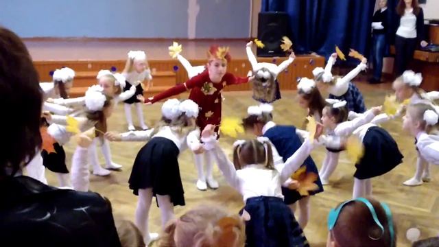 Танец "Осень в золотой косынке" смотреть онлайн