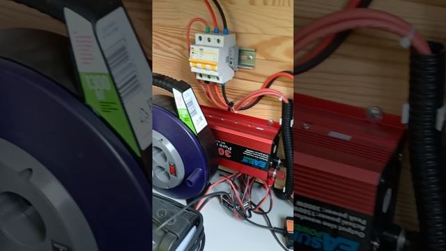 Солнечная электростанция на балконе из двух панелей. Без электричества не останусь. Октябрь 2023