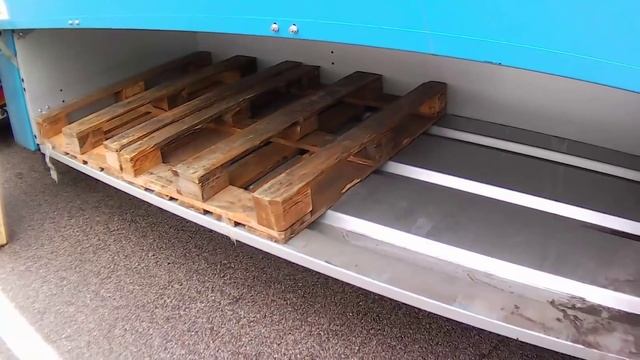 Дальнобой по Европе.Как правильно сложить европалеты в палетный ящик прицепа. смотреть онлайн