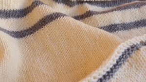 Решено! Будет простейший джемпер в полоску :)