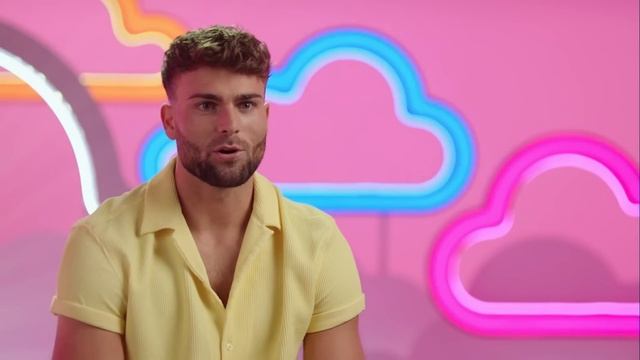 Bombshell Tom makes a surprise entrance ? | Love Island Series 9 смотреть онлайн