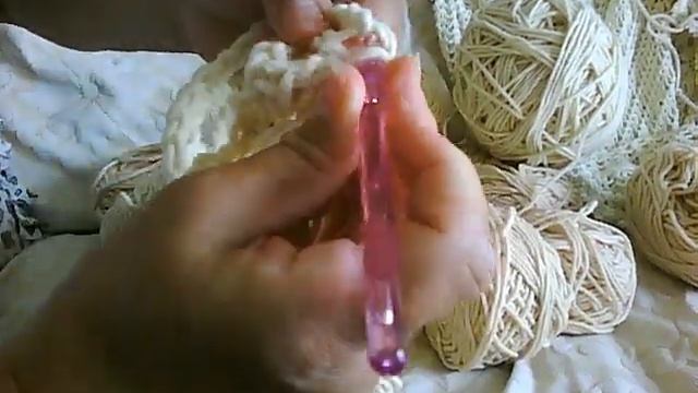 АЖУРНОЕ ПАЛЬТО ИЗ ТОЛСТОЙ ПРЯЖИ КРЮЧКОМ /УЗОР смотреть онлайн