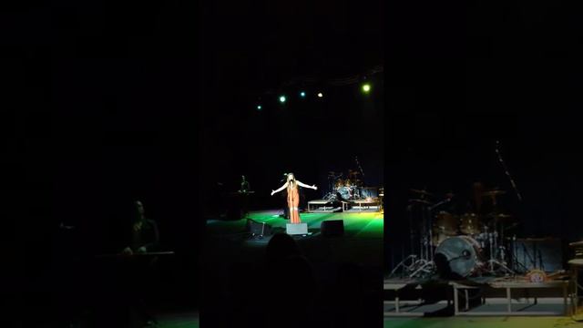 ИРИНА ДУБЦОВА - "Ешь. Молись. Люби" (LIVE, Геленджик) смотреть онлайн