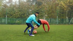 Как правильно ставить корпус в футболе для