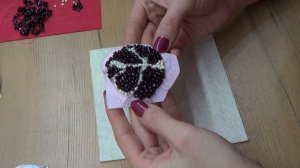 Брошь "Гранат" из камней и бисера ручной работы. Мастер класс.
