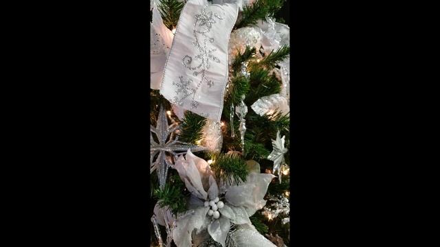 Arctic Frost 7.5 Foot Tree смотреть онлайн