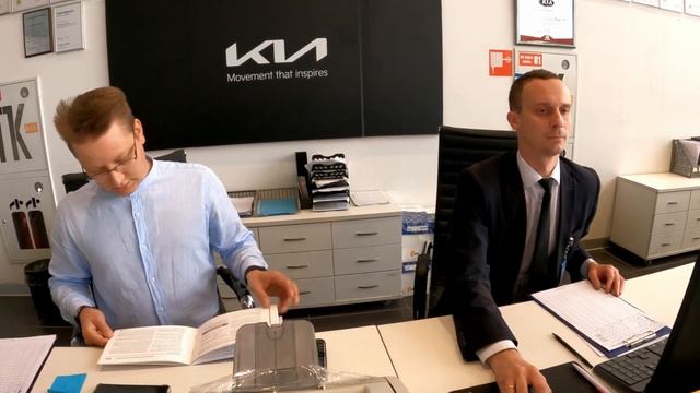 РазвоДИЛЕРЫ ! Впаривают Хлам!! Автосалон KIA теперь "Рога и копыта" !