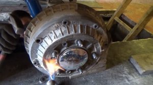 КАК ЛЕГКО СНЯТЬ ПРИКИПЕВШИЙ  ТОРМОЗНОЙ БАРАБАН.