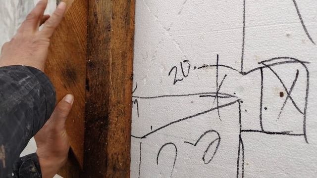 Как отремонтировать повреждённое место у пенополистирола, подготовка к базовому армирующему слою