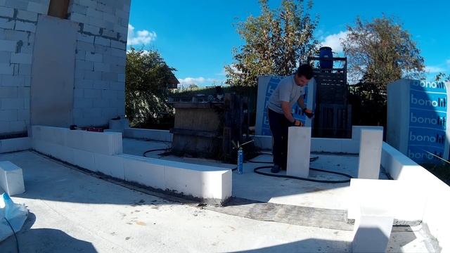 день второй,кладка блока на клей из балона смотреть онлайн