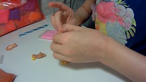 Делаем пупсика из пластилина