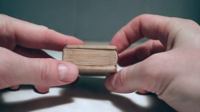 Деревянная спичечница. Геометрическая резьба по дереву.